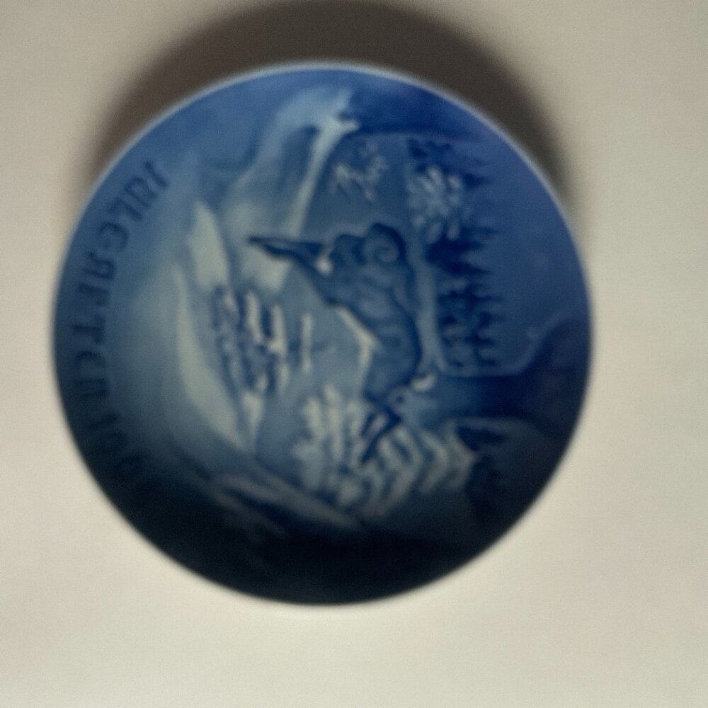 B&G Copenhagen 1964 Christmas Plate, made in Denmark 7" Blue & White wall decor